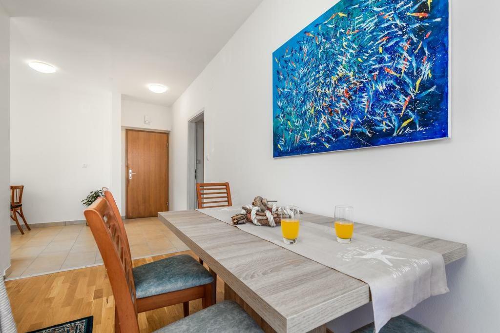 Apartment Roza, Sea View, Free Parking Ičići Exteriör bild